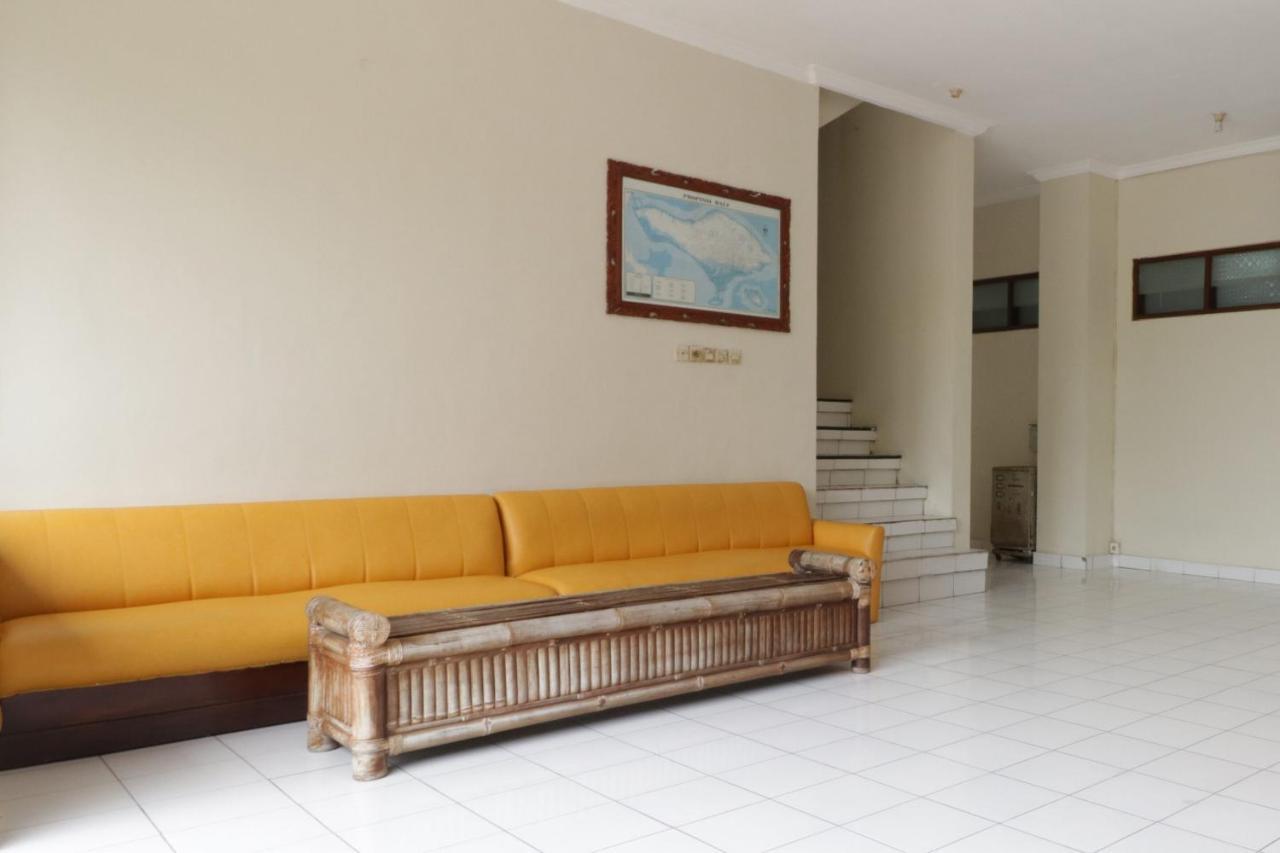 Spot On 2426 Hotel Aget Jaya II Denpasar Kültér fotó