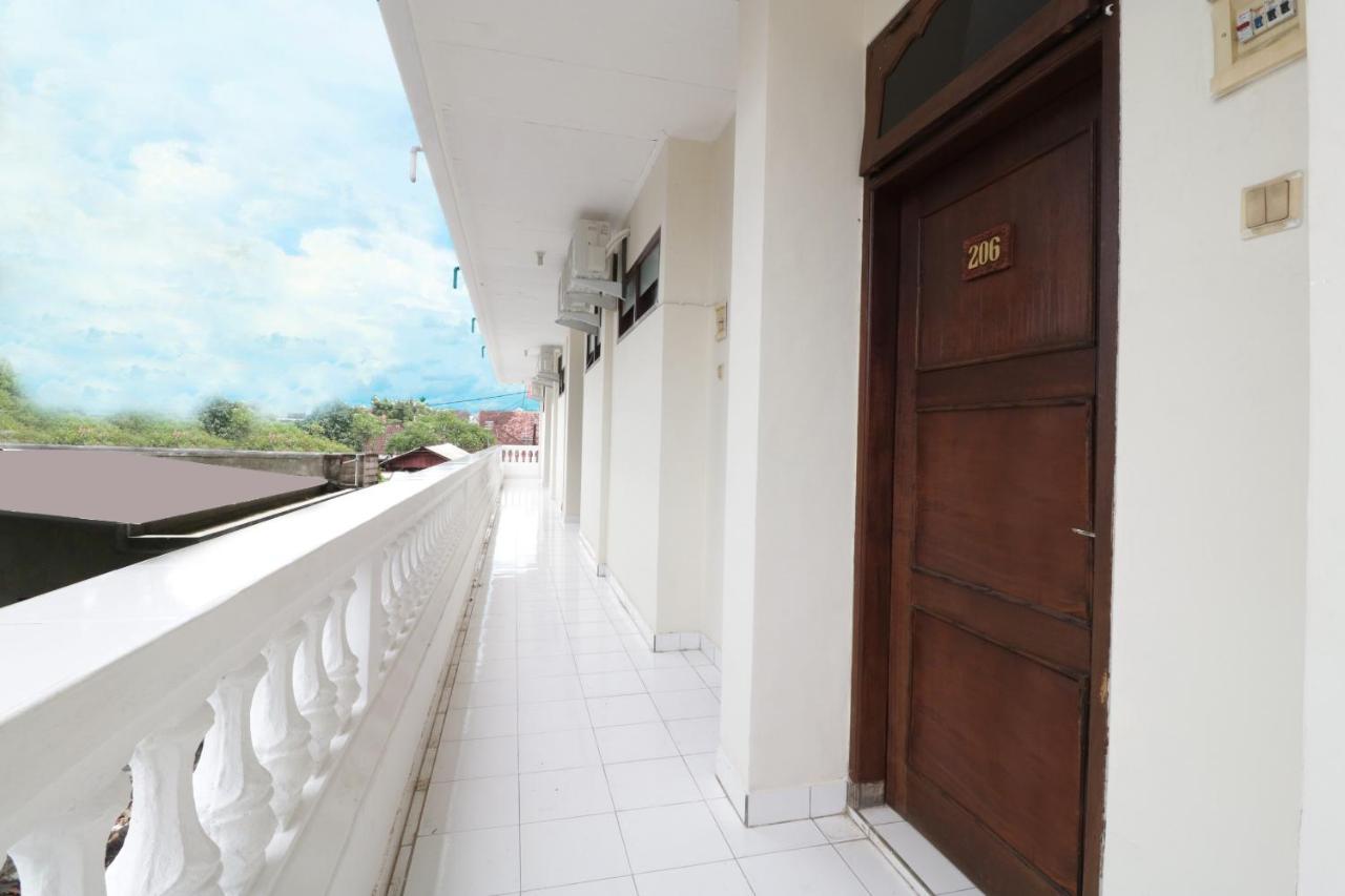 Spot On 2426 Hotel Aget Jaya II Denpasar Kültér fotó