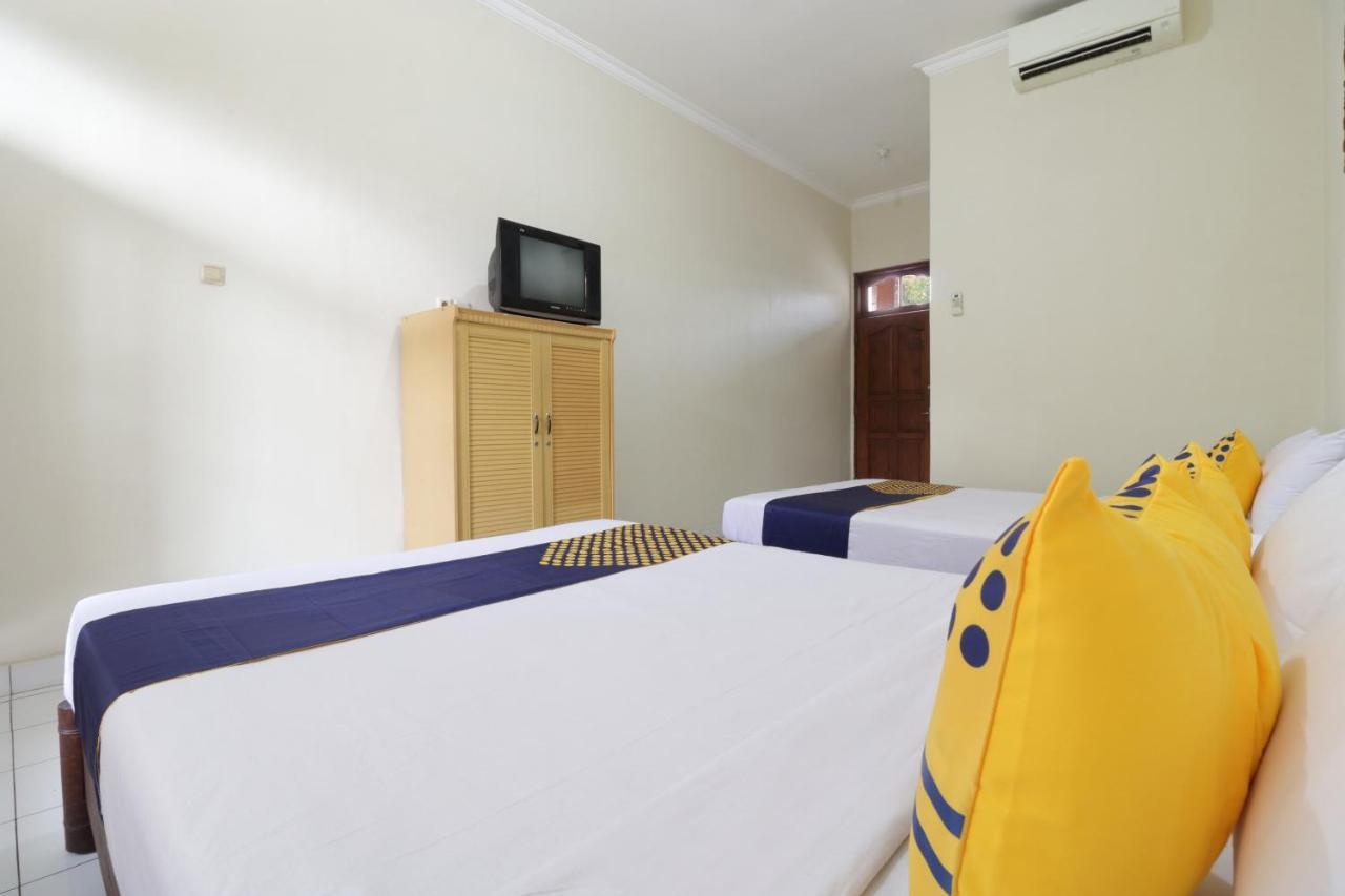 Spot On 2426 Hotel Aget Jaya II Denpasar Kültér fotó