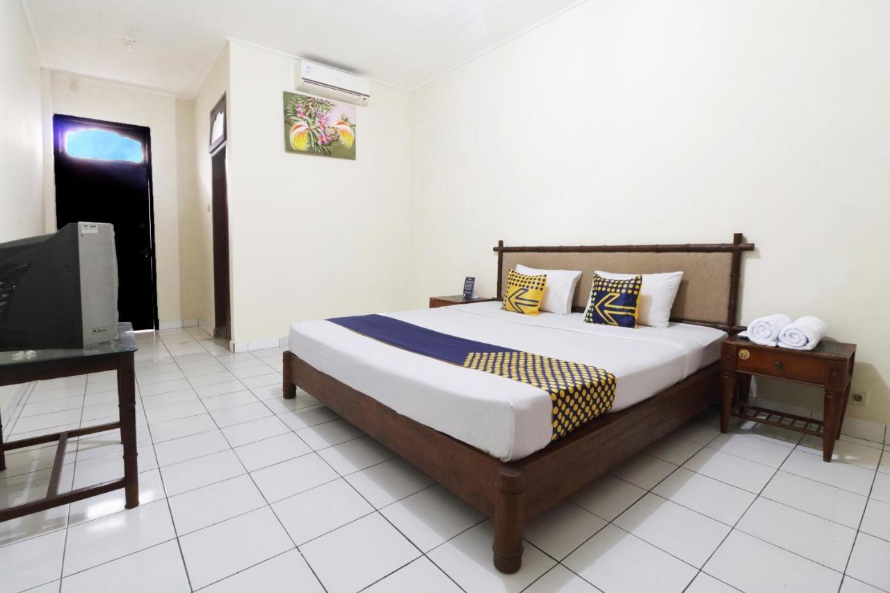 Spot On 2426 Hotel Aget Jaya II Denpasar Kültér fotó