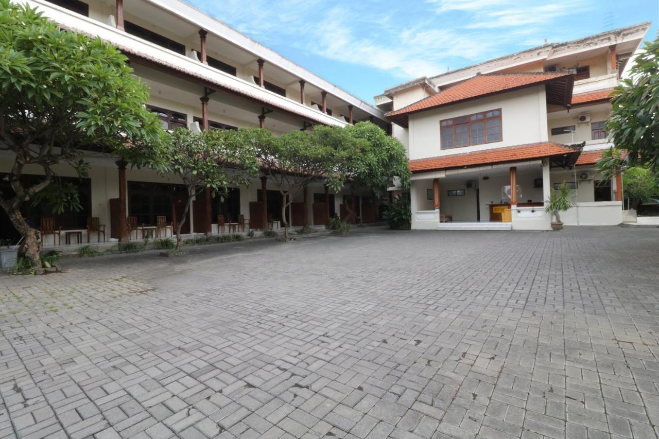 Spot On 2426 Hotel Aget Jaya II Denpasar Kültér fotó