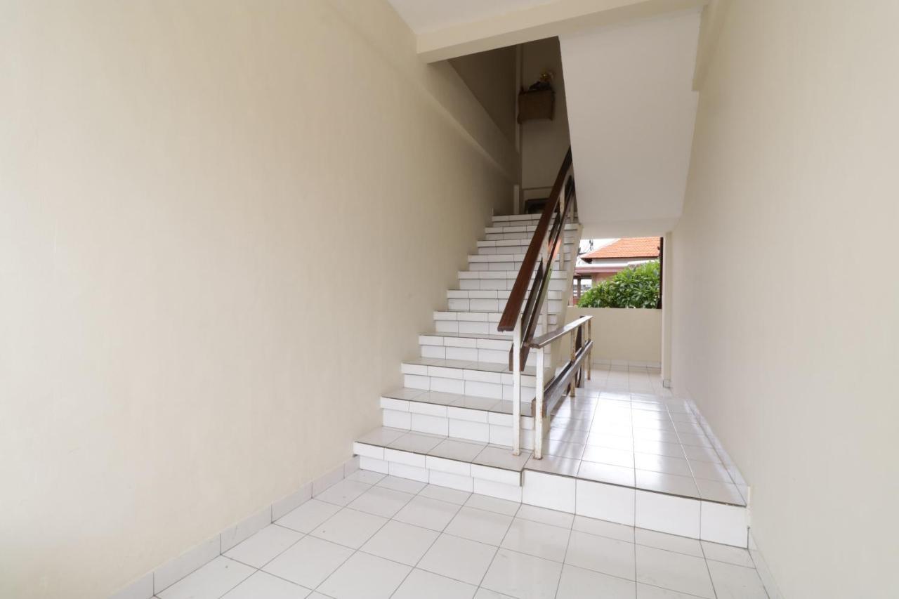 Spot On 2426 Hotel Aget Jaya II Denpasar Kültér fotó