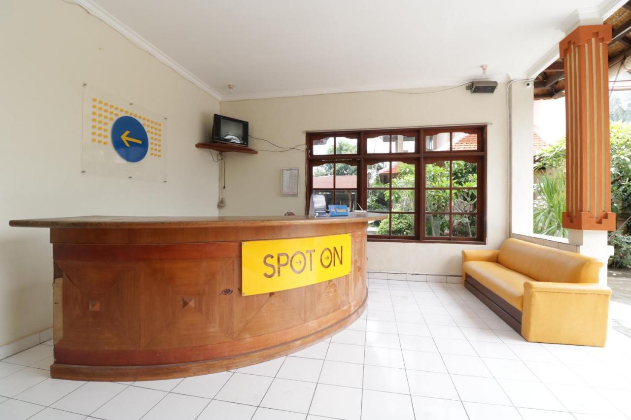 Spot On 2426 Hotel Aget Jaya II Denpasar Kültér fotó