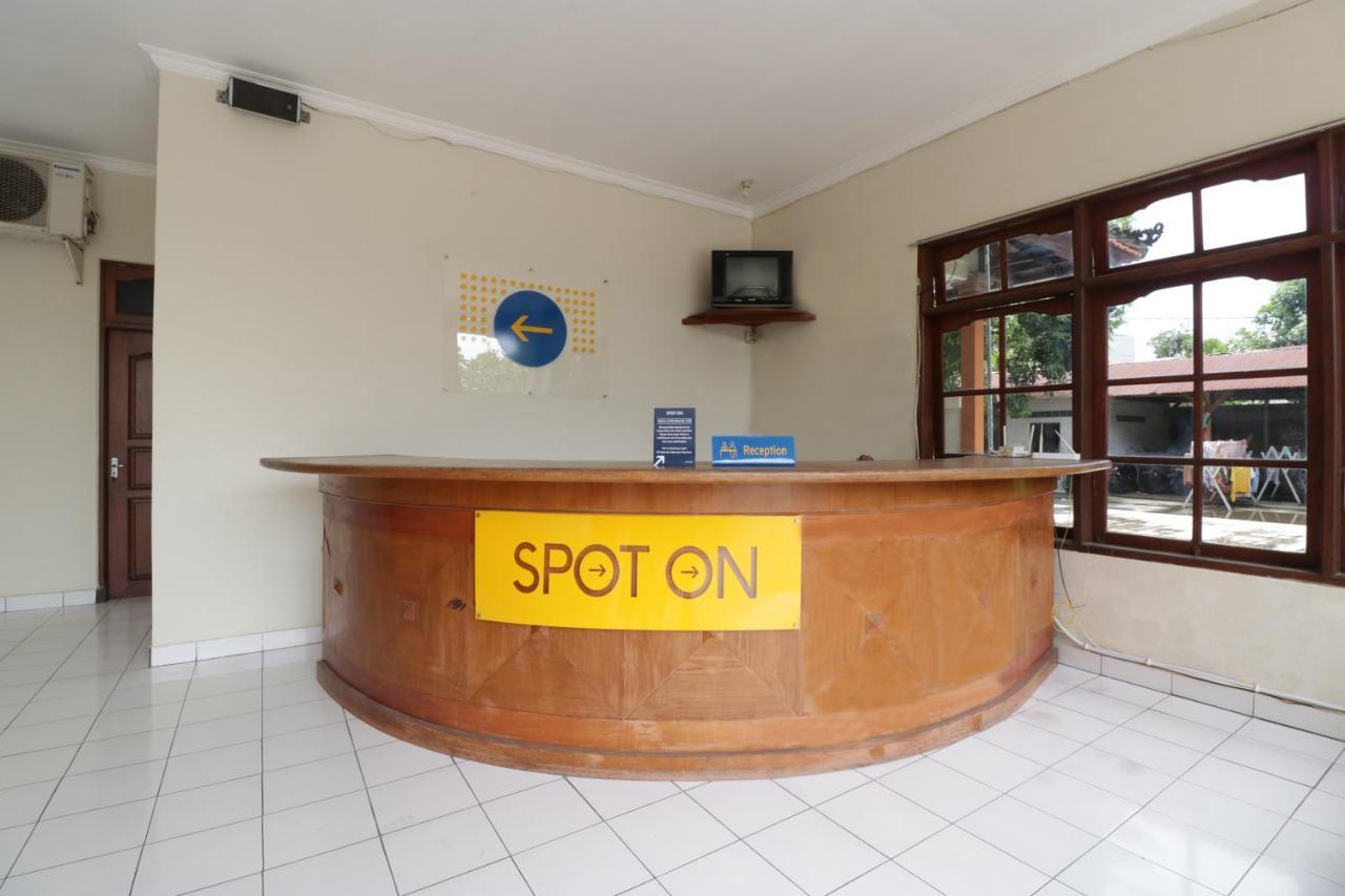 Spot On 2426 Hotel Aget Jaya II Denpasar Kültér fotó