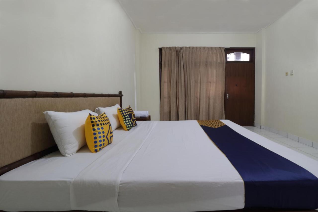 Spot On 2426 Hotel Aget Jaya II Denpasar Kültér fotó