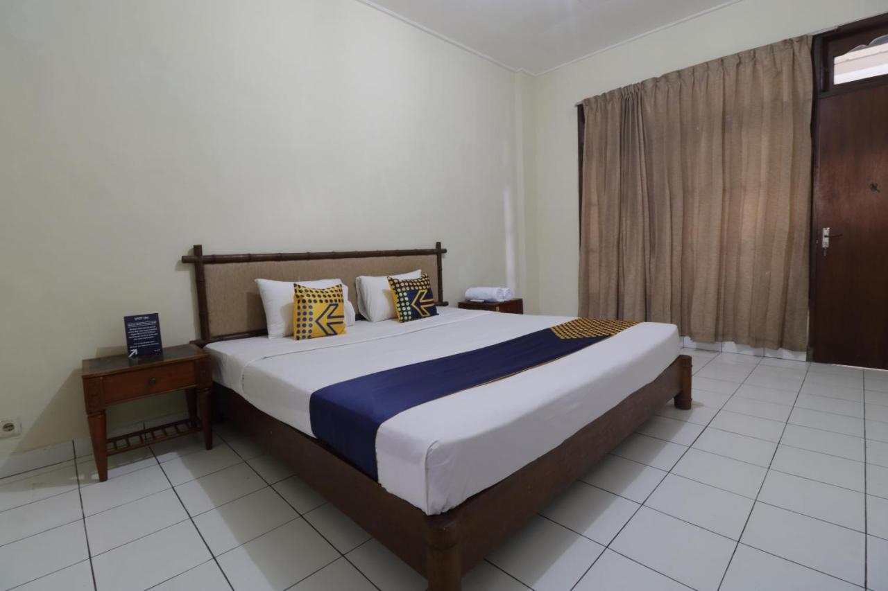 Spot On 2426 Hotel Aget Jaya II Denpasar Kültér fotó